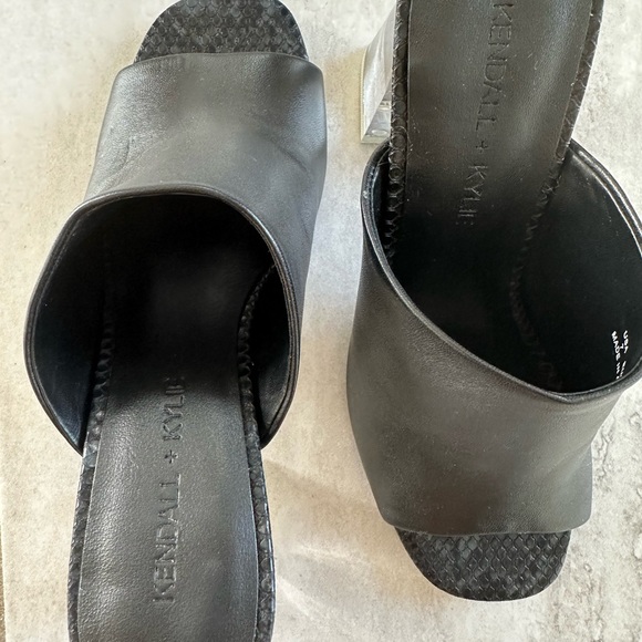 Kendall & Kylie Brand New Heels Sandals in Black leather size 7 - Picture 7 of 7